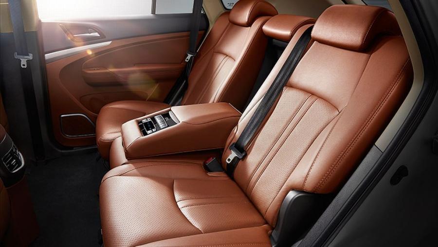 Интерьер BYD Tang 2015 года  (фото 6 из 9)